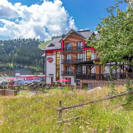 リゾート Amarena - Breakfast Included In The Price Swimming Pool Sauna Hammam Jacuzzi Restaurant Inexpensive And Delicious Food Parking Area Barbecue 400 M To Lift 1 And バコヴェル