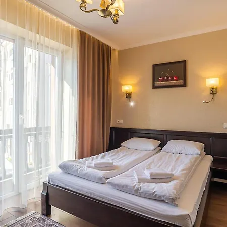 Amarena - Breakfast Included In The Price Swimming Pool Sauna Hammam Jacuzzi Restaurant Inexpensive And Delicious Food Parking Area Barbecue 400 M To Lift 1 And Resort Bukovel