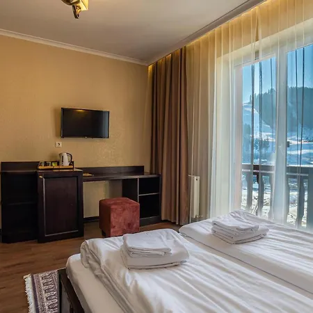 Amarena - Breakfast Included In The Price Swimming Pool Sauna Hammam Jacuzzi Restaurant Inexpensive And Delicious Food Parking Area Barbecue 400 M To Lift 1 And 4* Bukovel
