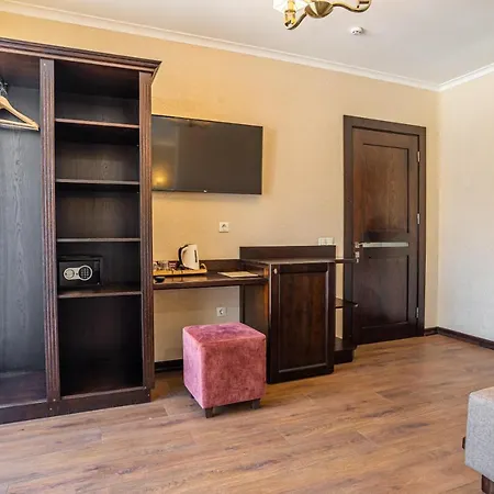 Amarena - Breakfast Included In The Price Swimming Pool Sauna Hammam Jacuzzi Restaurant Inexpensive And Delicious Food Parking Area Barbecue 400 M To Lift 1 And 4*