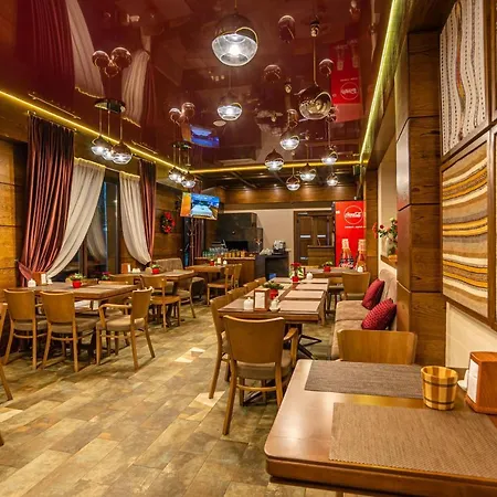 Amarena - Breakfast Included In The Price Swimming Pool Sauna Hammam Jacuzzi Restaurant Inexpensive And Delicious Food Parking Area Barbecue 400 M To Lift 1 And