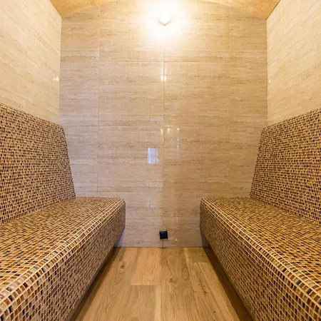 Amarena - Breakfast Included In The Price Swimming Pool Sauna Hammam Jacuzzi Restaurant Inexpensive And Delicious Food Parking Area Barbecue 400 M To Lift 1 And