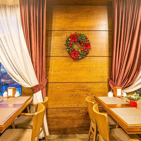 Amarena - Breakfast Included In The Price Swimming Pool Sauna Hammam Jacuzzi Restaurant Inexpensive And Delicious Food Parking Area Barbecue 400 M To Lift 1 And 4* 布克维