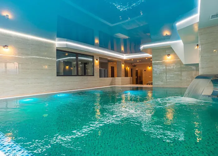 Amarena - Breakfast Included In The Price Swimming Pool Sauna Hammam Jacuzzi Restaurant Inexpensive And Delicious Food Parking Area Barbecue 400 M To Lift 1 And 4*