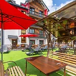 Amarena - Breakfast Included In The Price Swimming Pool Sauna Hammam Jacuzzi Restaurant Inexpensive And Delicious Food Parking Area Barbecue 400 M To Lift 1 And 4*