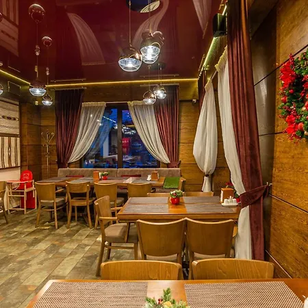 Amarena - Breakfast Included In The Price Swimming Pool Sauna Hammam Jacuzzi Restaurant Inexpensive And Delicious Food Parking Area Barbecue 400 M To Lift 1 And Resort 4*